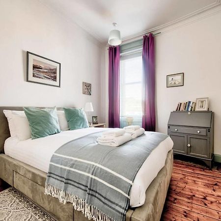 Guestready - Cosy Home 5 Minutes From Waverley! エディンバラ エクステリア 写真